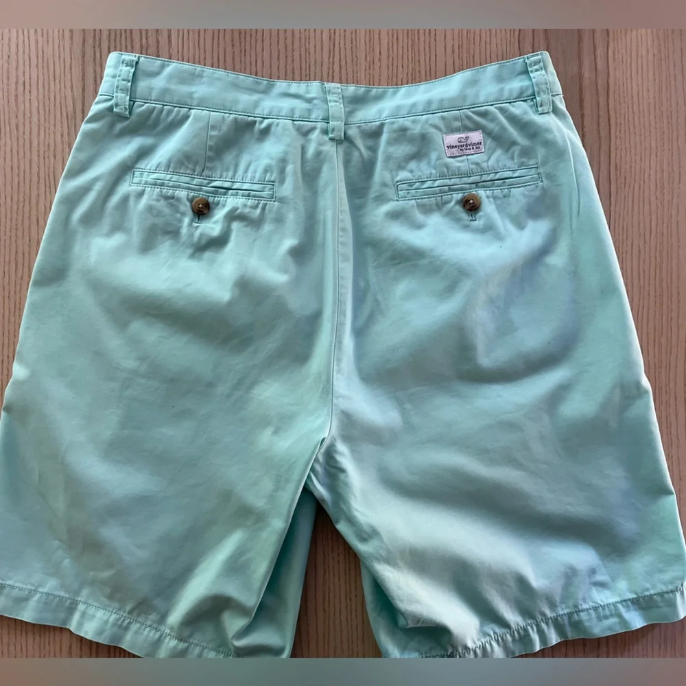 Men’s Vineyard vines blue short, Size 32 - Picture 3 of 6